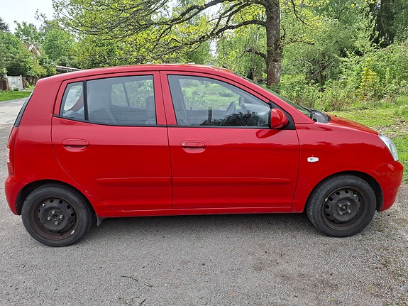 Kia Picanto 3 of 5