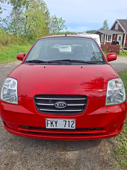 Kia Picanto 2 of 5