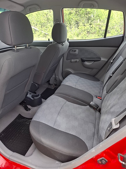 Kia Picanto 9 of 15