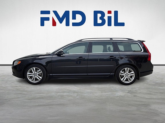 Volvo V70 2 of 25
