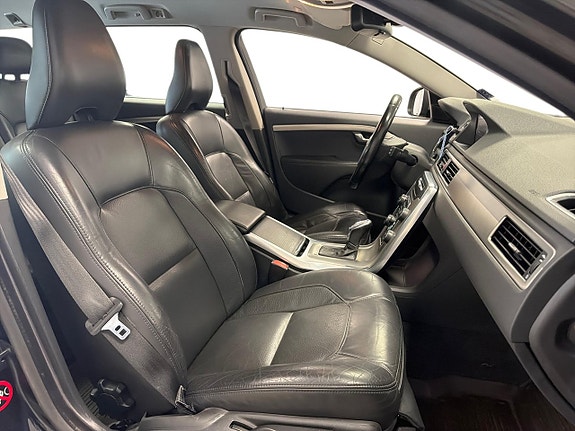 Volvo V70 13 of 25