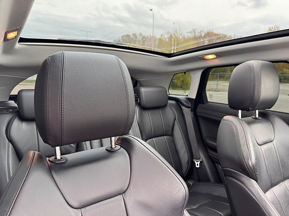 Land Rover Range Rover Evoque 4 of 5