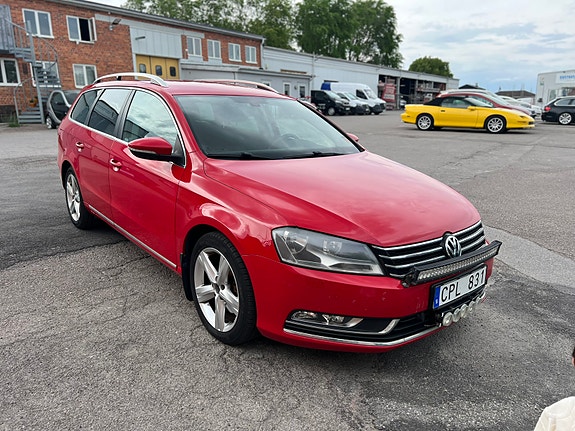 Volkswagen Passat 2 of 5