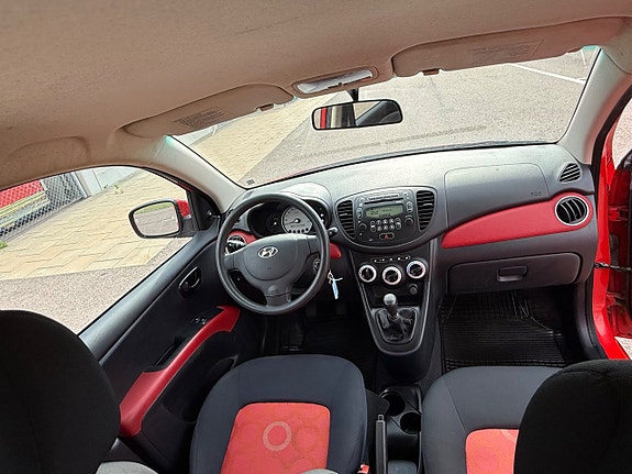 Hyundai i10 7 of 8