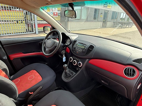 Hyundai i10 8 of 8