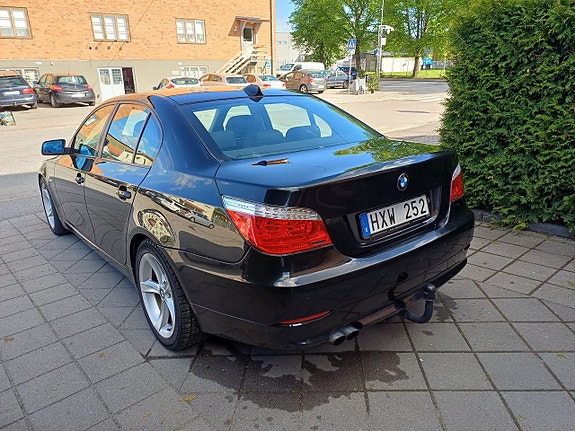BMW 525 3 of 5