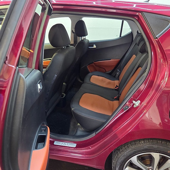 Hyundai i10 7 of 13