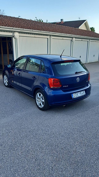 Volkswagen Polo 2 of 3