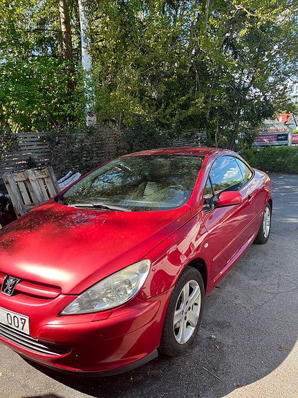 Peugeot 307 CC 2 of 5