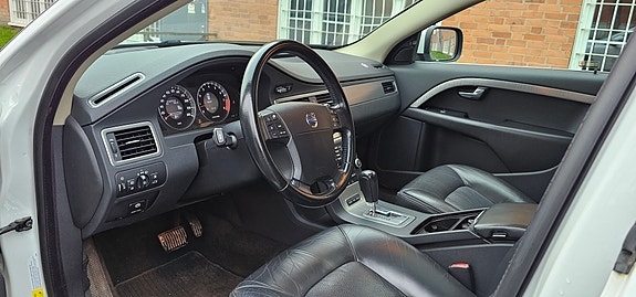 Volvo XC70 10 of 24