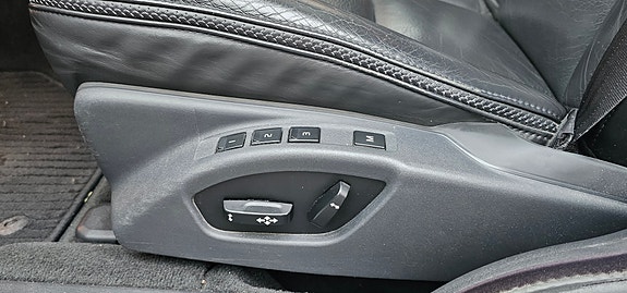 Volvo XC70 12 of 24