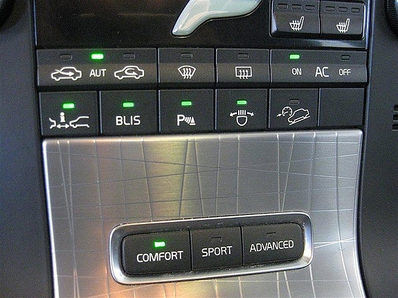 Volvo XC70 16 of 24