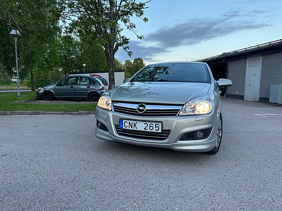 Opel Astra 2 of 5