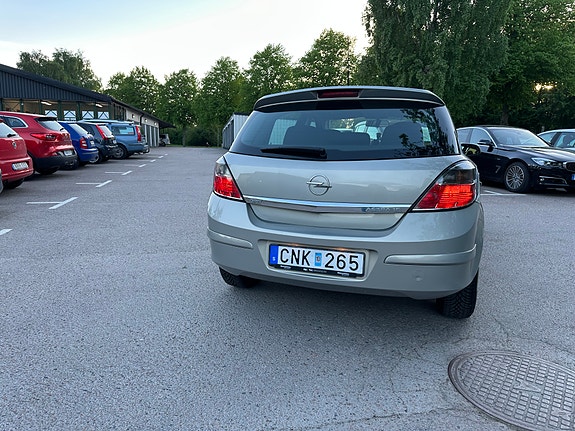 Opel Astra 4 of 5