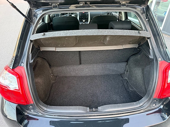 Toyota Auris 30 of 30