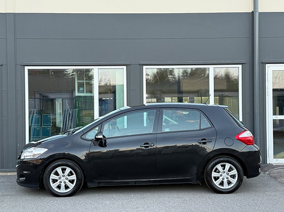 Toyota Auris 17 of 30