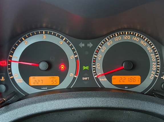 Toyota Auris 10 of 30