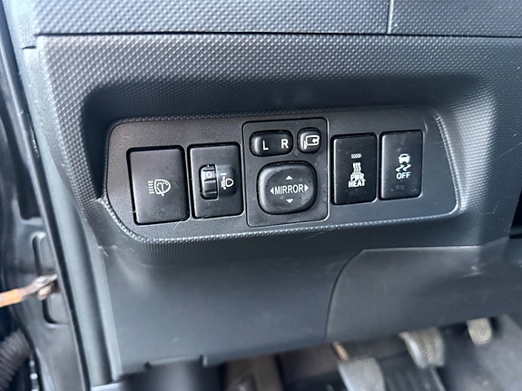 Toyota Auris 24 of 30
