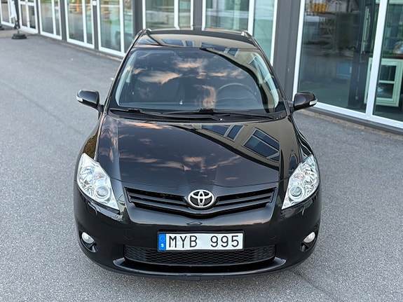 Toyota Auris 21 of 30