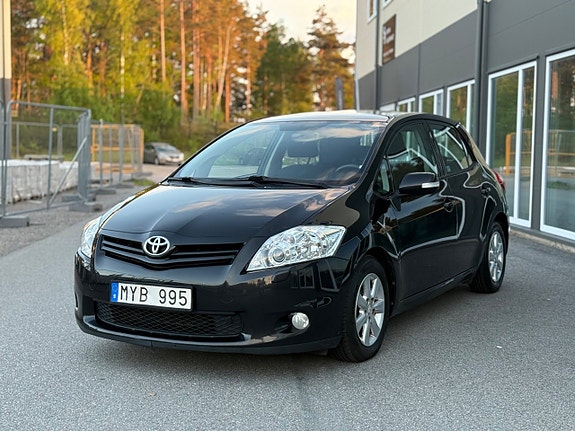 Toyota Auris 19 of 30