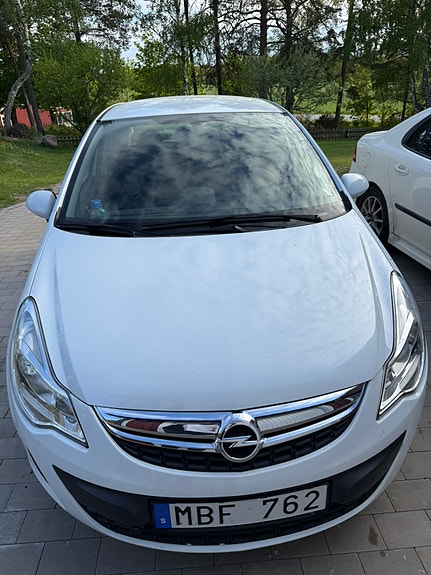 Opel Corsa 2 of 5