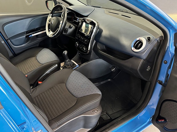 Renault Clio 15 of 22