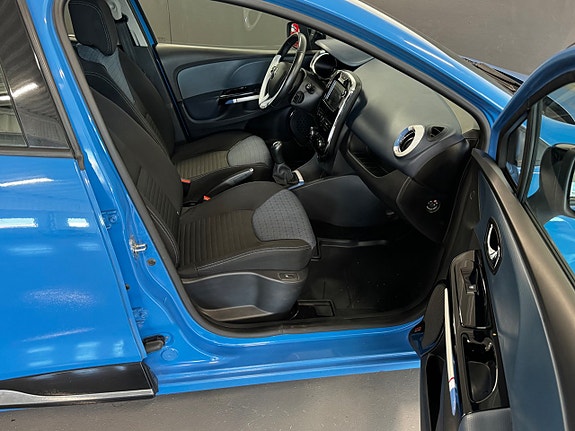 Renault Clio 14 of 22