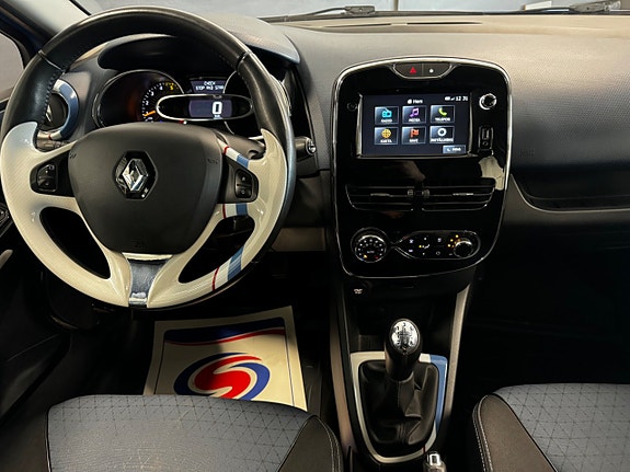Renault Clio 17 of 22