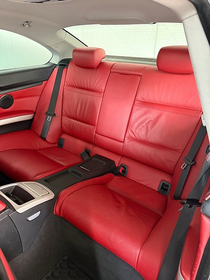 BMW 335i 7 of 9