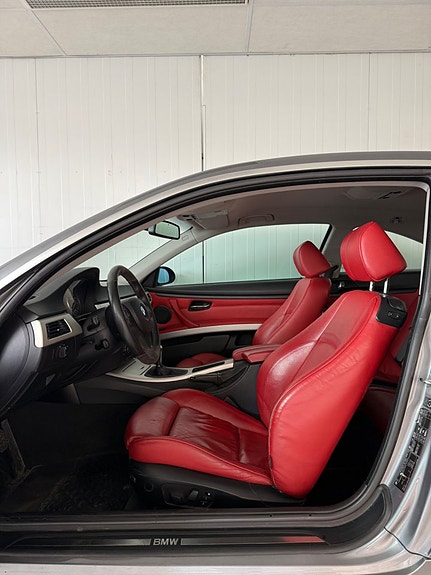 BMW 335i 6 of 9