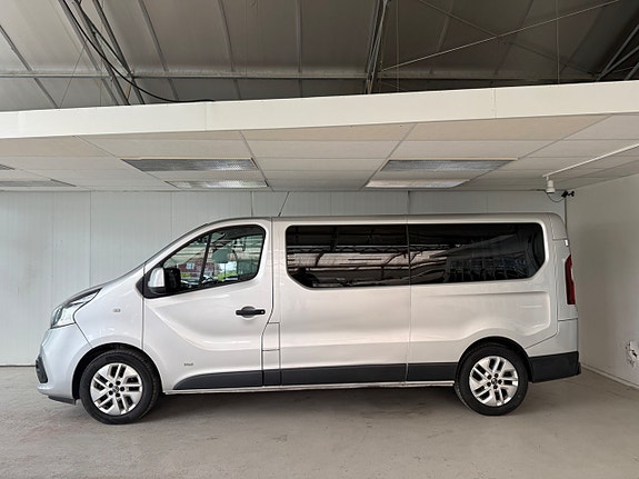 Nissan NV300 2 of 5