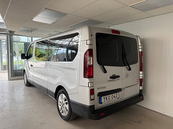 Nissan NV300 3 of 5