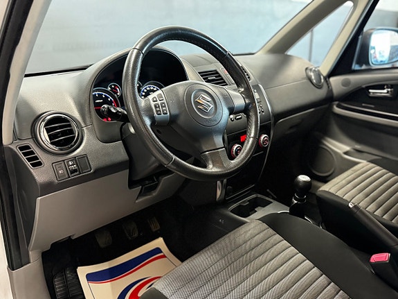 Suzuki SX4 8 of 19