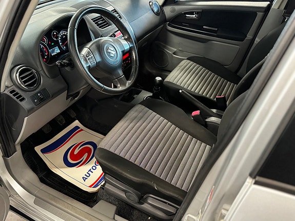 Suzuki SX4 9 of 19