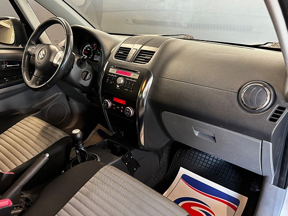 Suzuki SX4 12 of 19