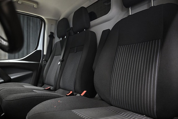 Ford Transit Custom 15 of 25