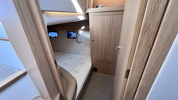 Nimbus 405 Flybridge -22 "READY TO CRUISE" 14 of 19