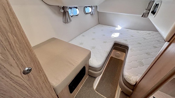 Nimbus 405 Flybridge -22 "READY TO CRUISE" 13 of 19