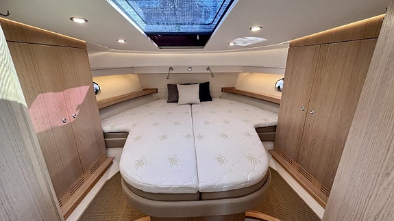 Nimbus 405 Flybridge -22 "READY TO CRUISE" 10 of 19