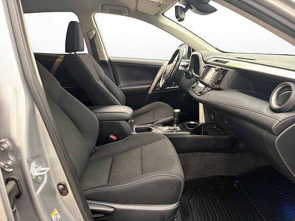 Toyota RAV4 18 of 26