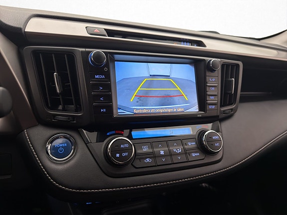 Toyota RAV4 16 of 26