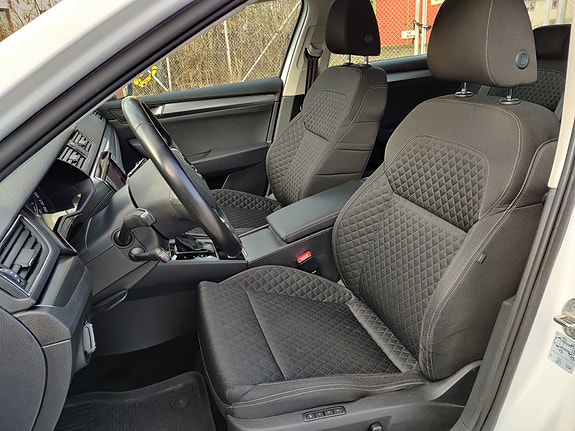 Skoda Superb 9 of 14