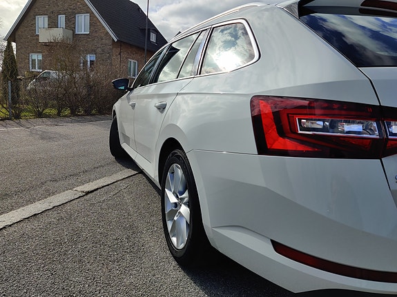 Skoda Superb 7 of 14