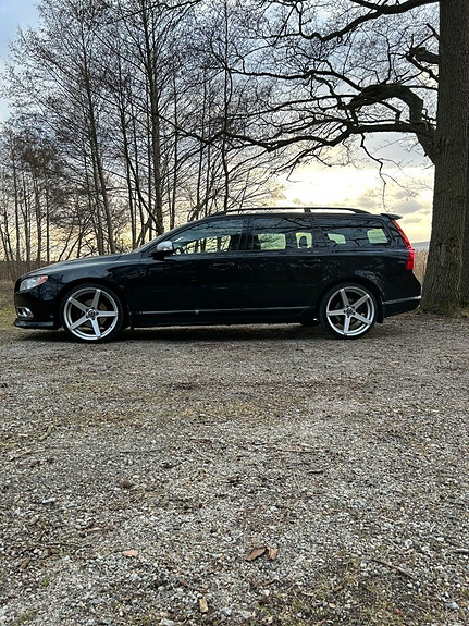 Volvo V70 6 of 9
