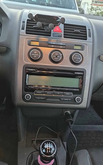Volkswagen Touran 3 of 3