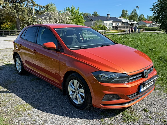 Volkswagen Polo 2 of 5