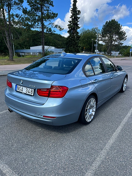 BMW 328i 4 of 16