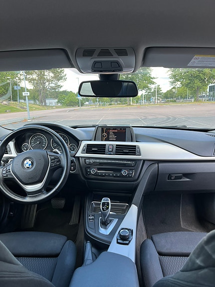 BMW 328i 10 of 16