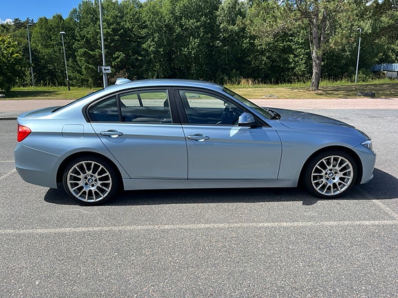 BMW 328i 7 of 16