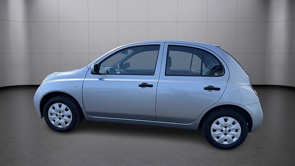 Nissan Micra 3 of 5
